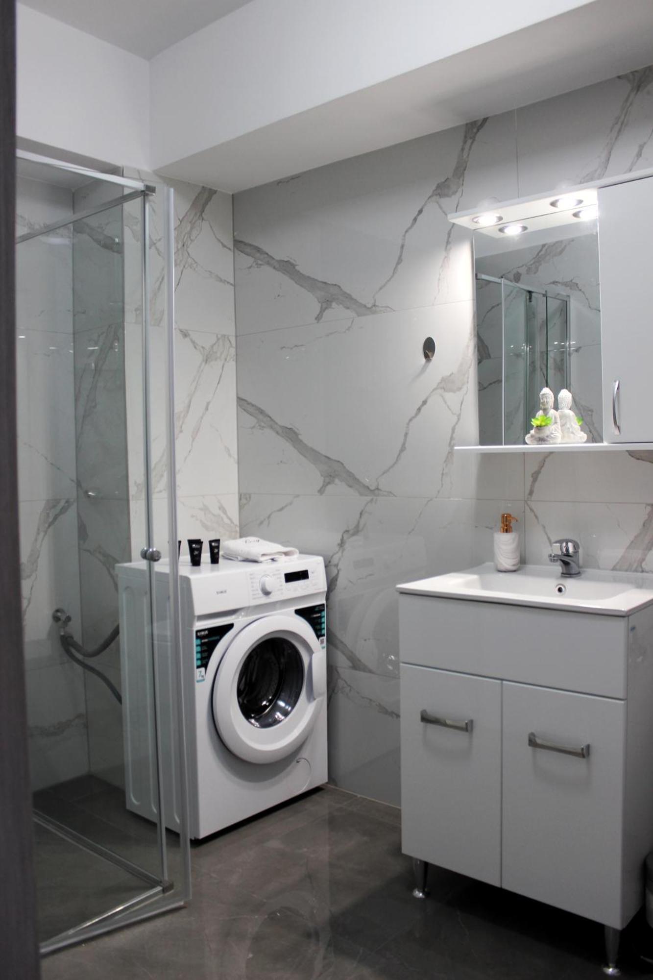 Deluxe Apartments On G Enescu Blvd Near Stefan Cel Mare University سوتْشافا المظهر الخارجي الصورة